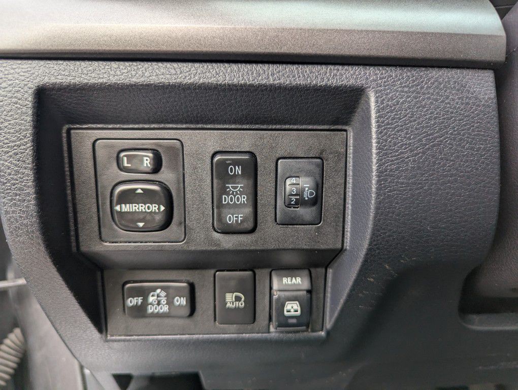 2018 Toyota Tundra Image 10