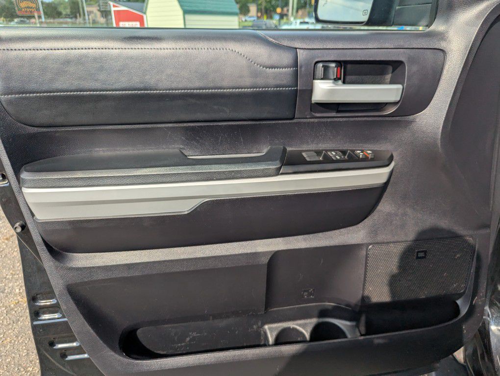 2020 Toyota Tundra Image 8