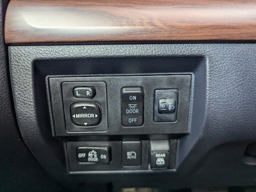2020 Toyota Tundra Image 9