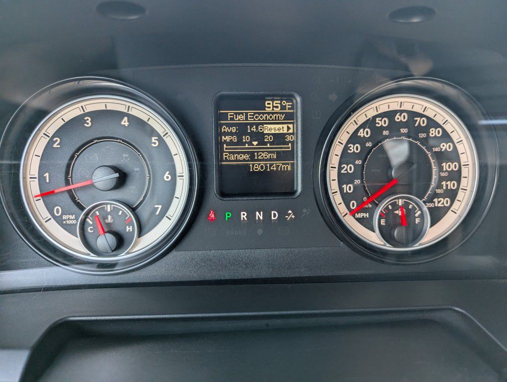 2014 RAM 1500 Image 12