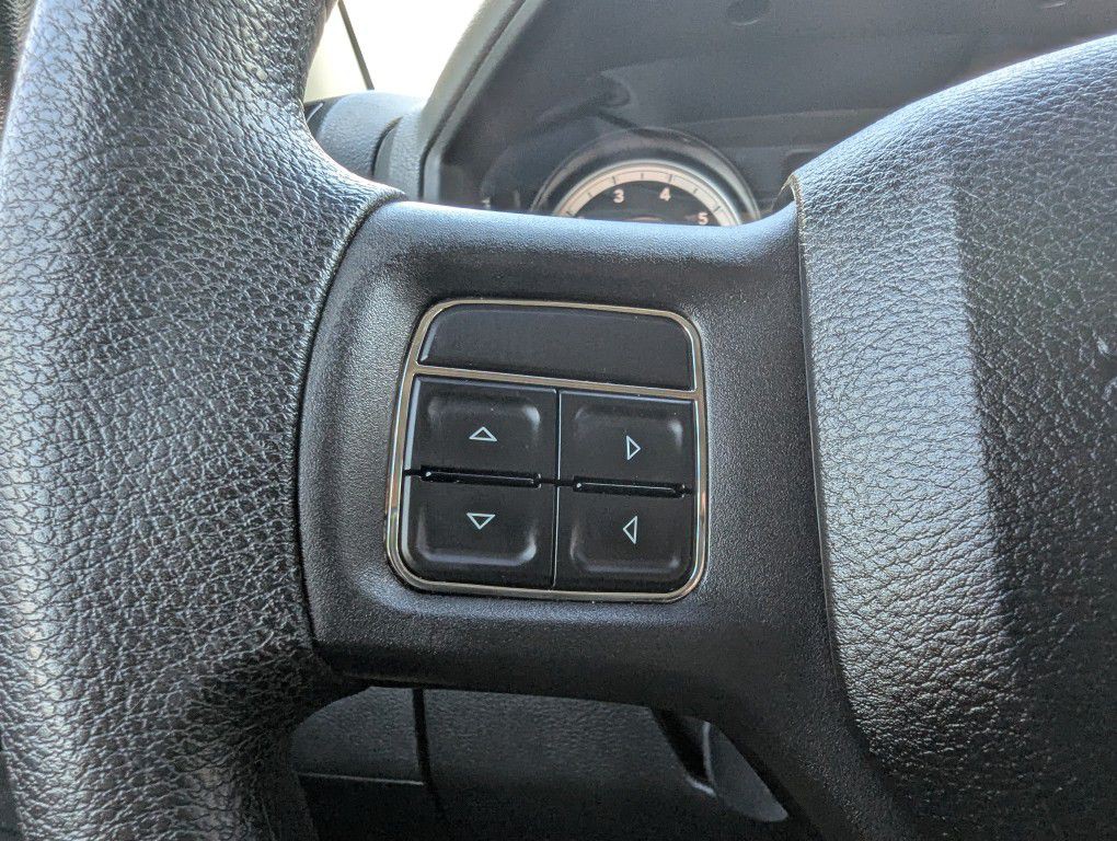 2014 RAM 1500 Image 13