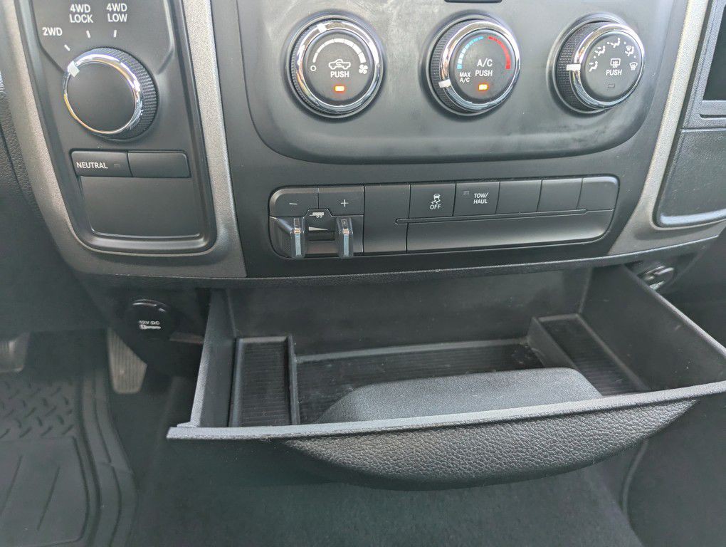 2014 RAM 1500 Image 16