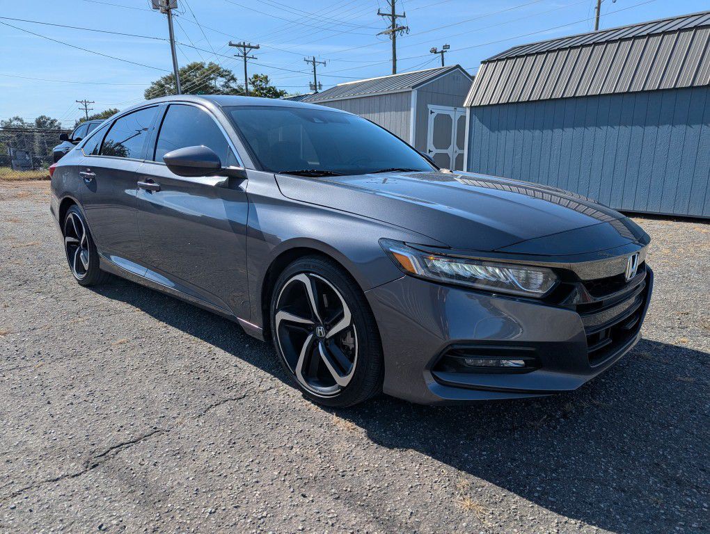 2018 Honda Accord Image 1