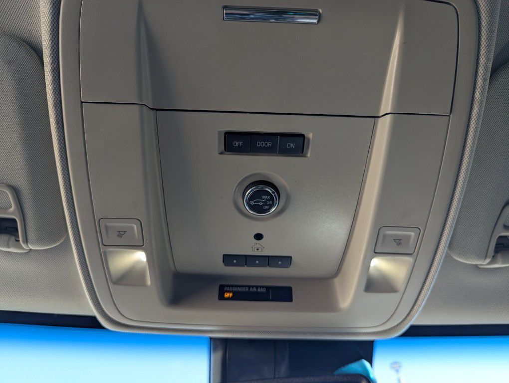 2017 Chevrolet Tahoe Image 16