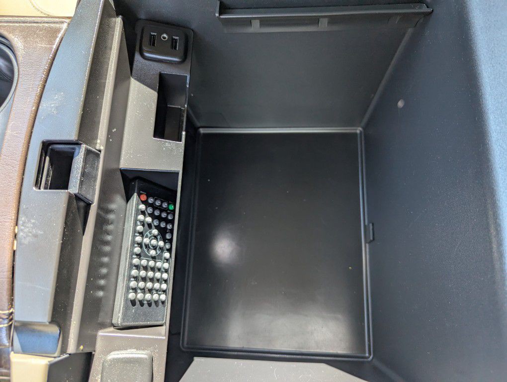 2017 Chevrolet Tahoe Image 17