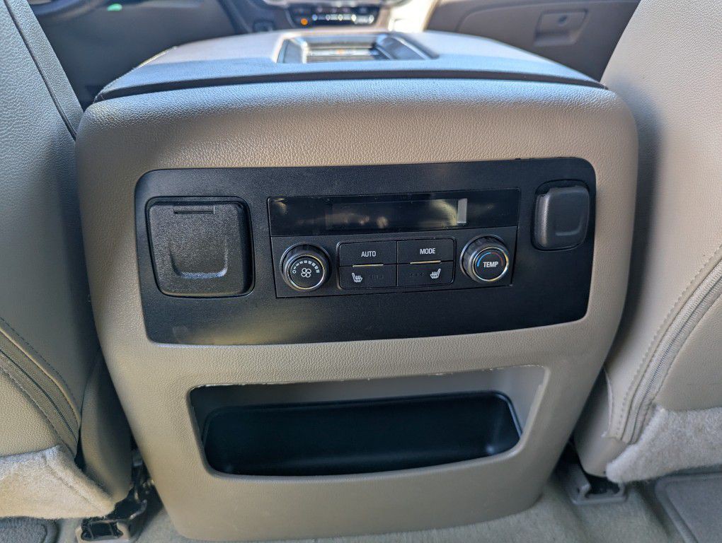 2017 Chevrolet Tahoe Image 21