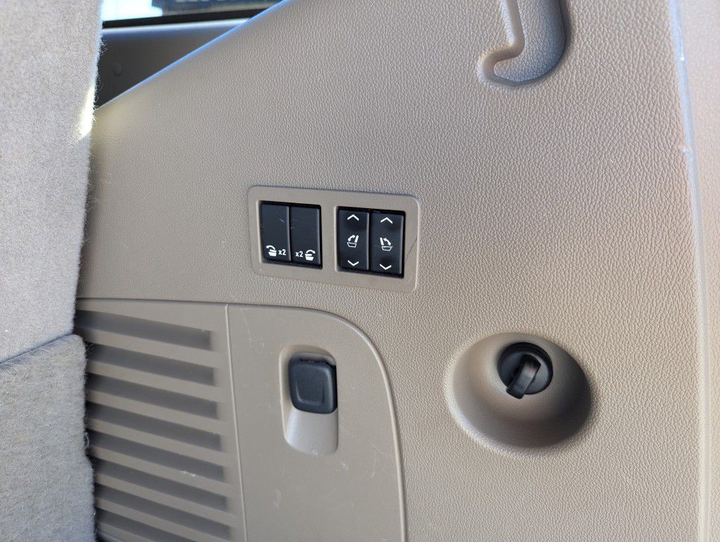 2017 Chevrolet Tahoe Image 25