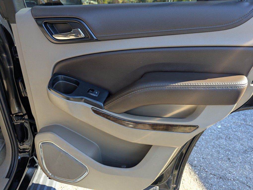 2017 Chevrolet Tahoe Image 28