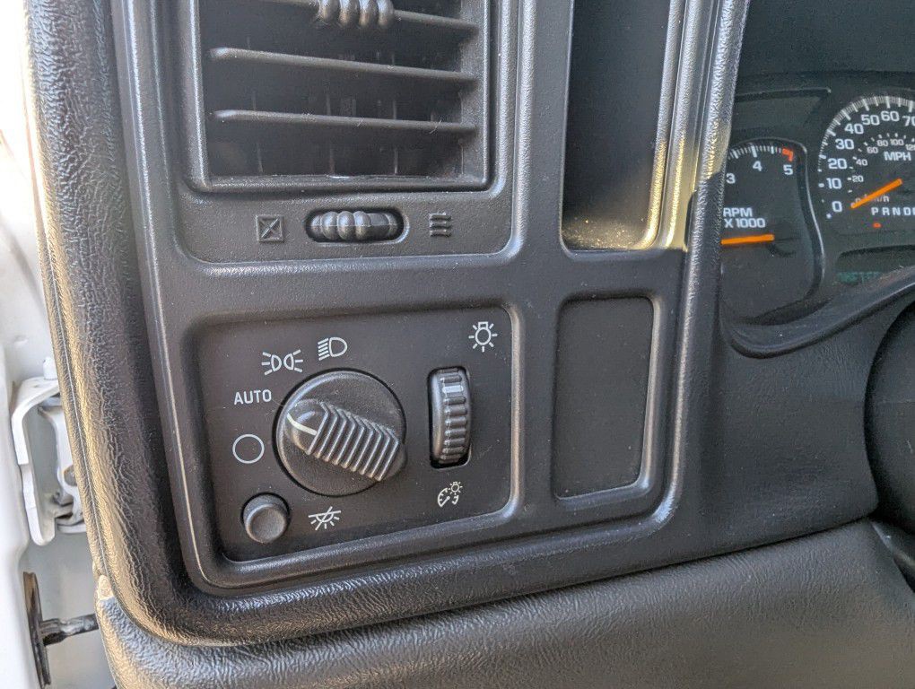 2007 Chevrolet Silverado 1500 Image 11