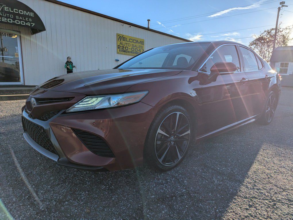 2018 Toyota Camry Image 2