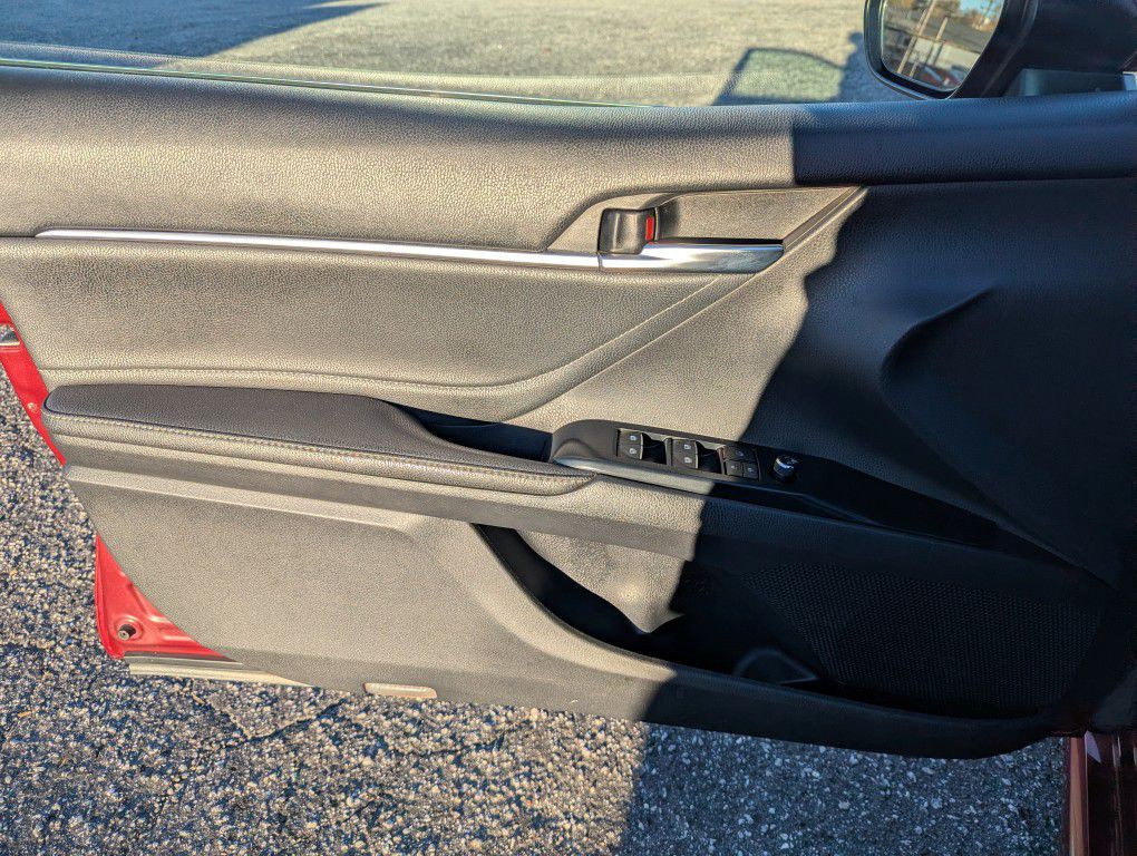 2018 Toyota Camry Image 7