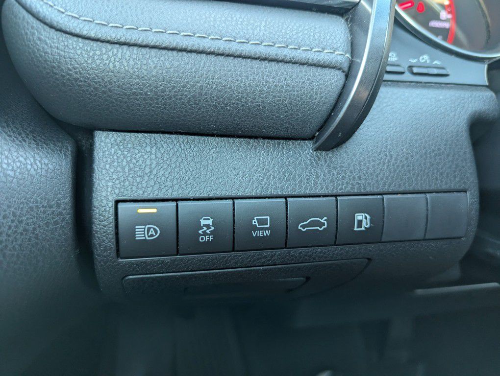 2018 Toyota Camry Image 8