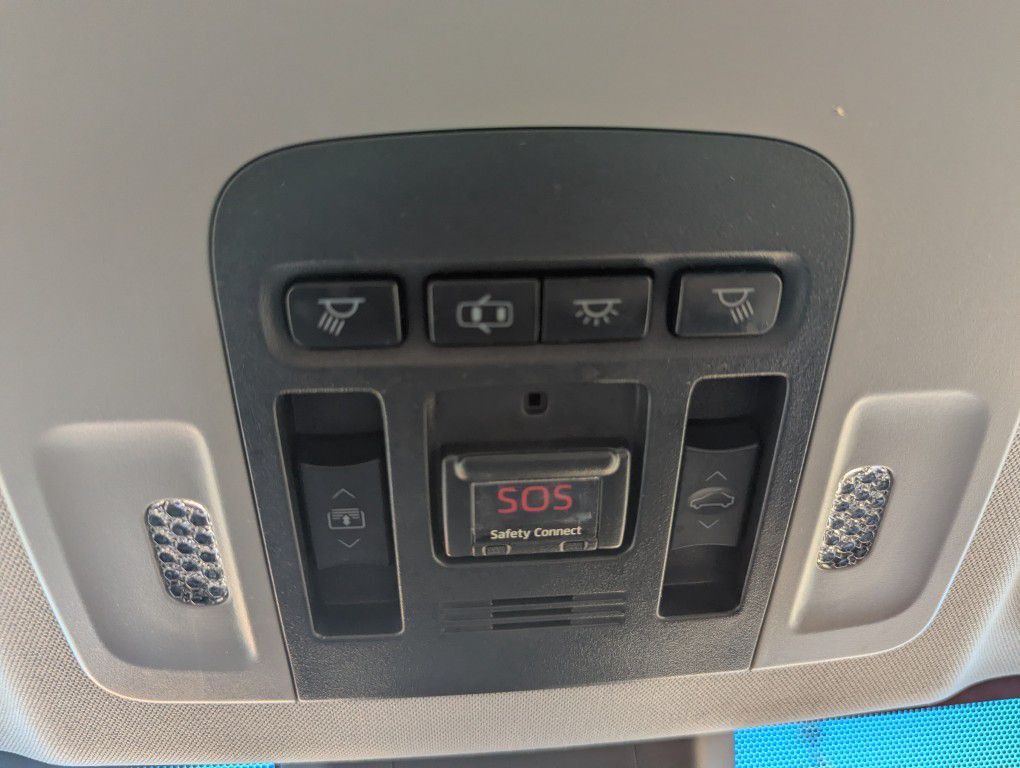 2018 Toyota Camry Image 16