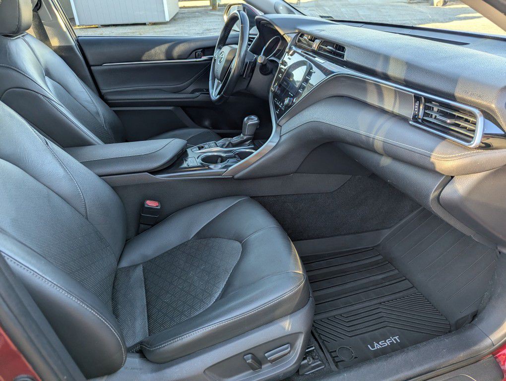 2018 Toyota Camry Image 30