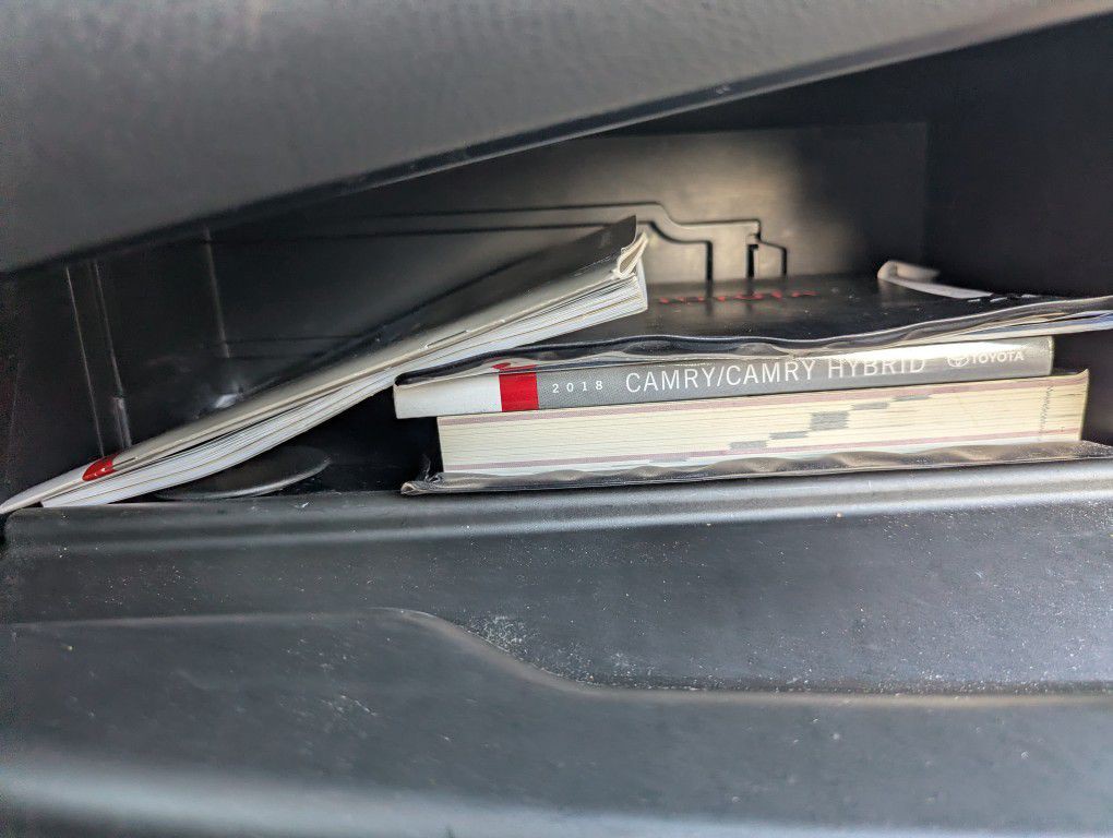 2018 Toyota Camry Image 33