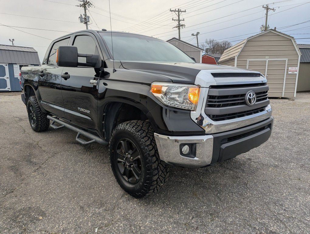 2015 Toyota Tundra Image 1