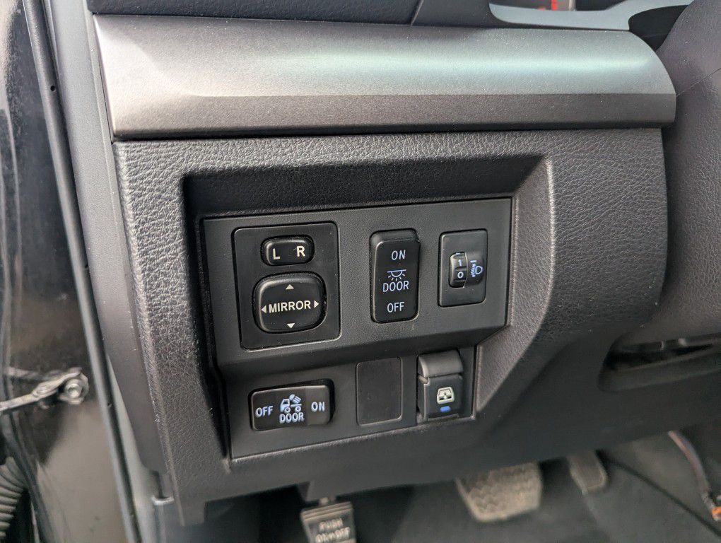 2015 Toyota Tundra Image 10