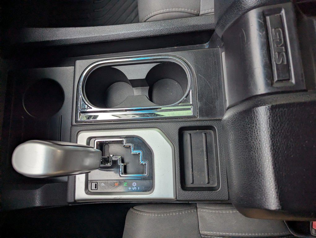 2015 Toyota Tundra Image 16