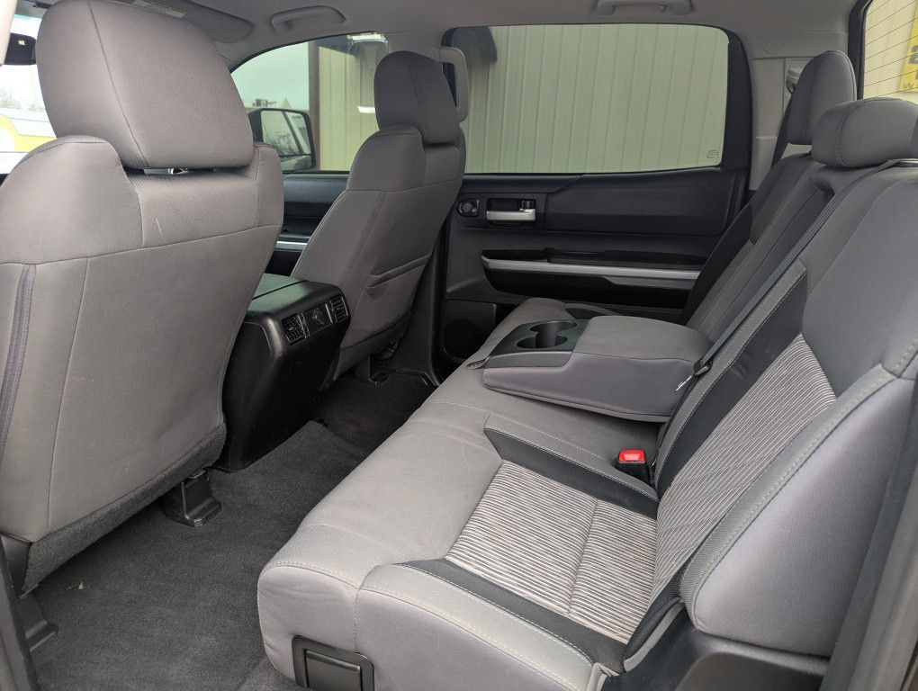 2015 Toyota Tundra Image 21