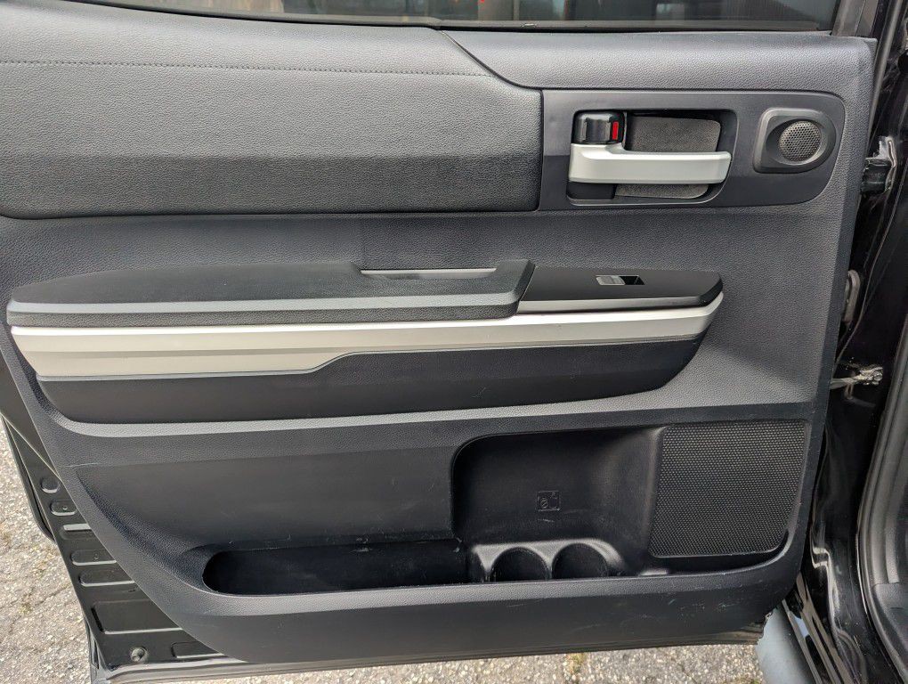 2015 Toyota Tundra Image 22