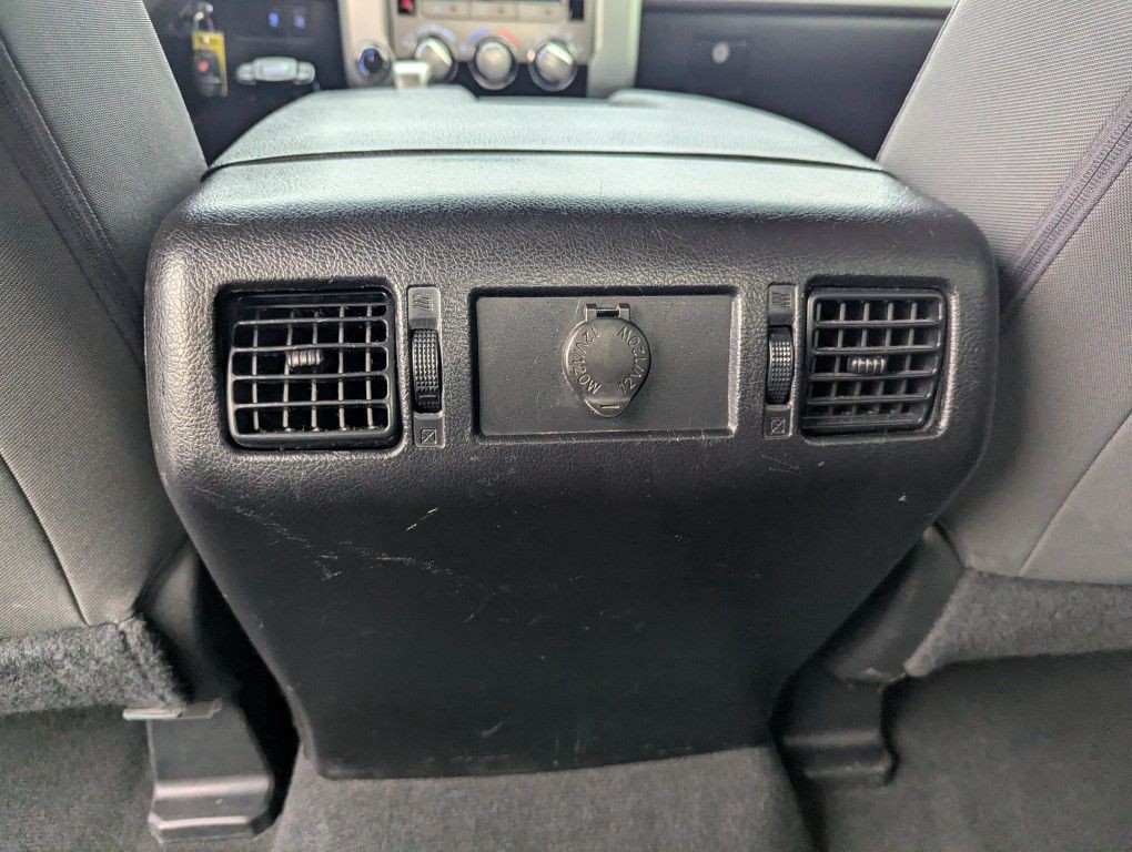 2015 Toyota Tundra Image 23