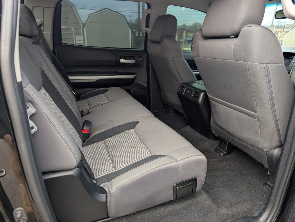 2015 Toyota Tundra Image 25