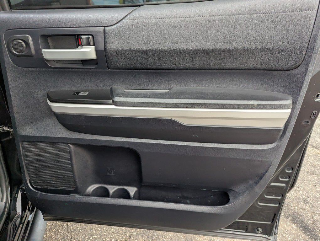 2015 Toyota Tundra Image 26