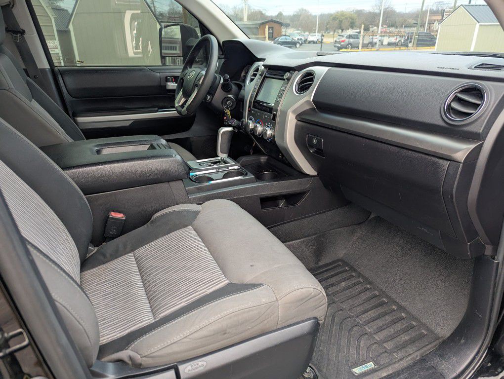 2015 Toyota Tundra Image 27
