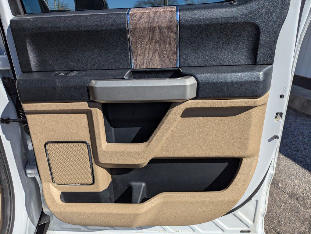 2017 Ford F-250 Image 30