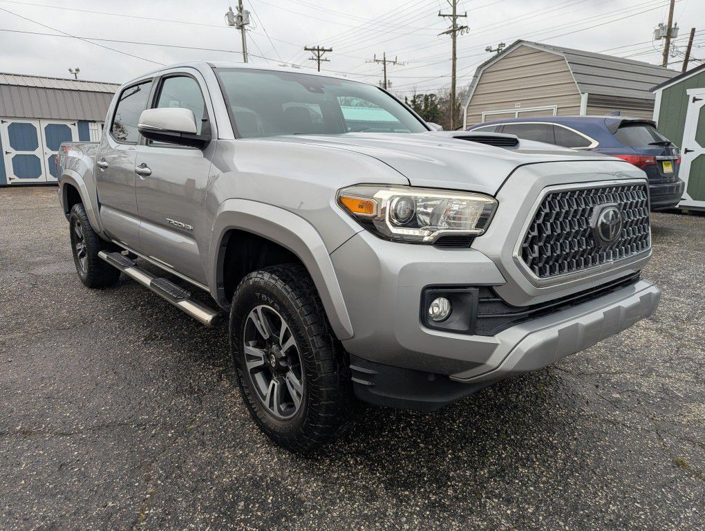 2019 Toyota Tacoma Image 2