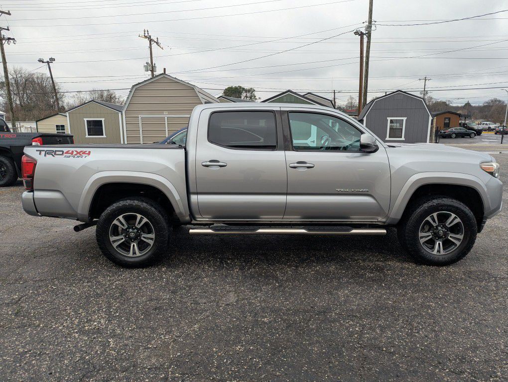 2019 Toyota Tacoma Image 6