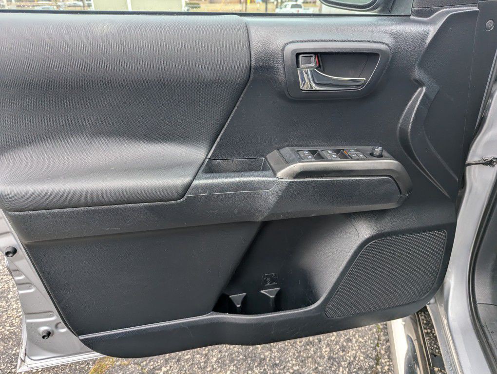 2019 Toyota Tacoma Image 14