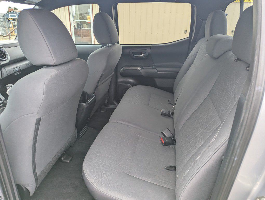 2019 Toyota Tacoma Image 25