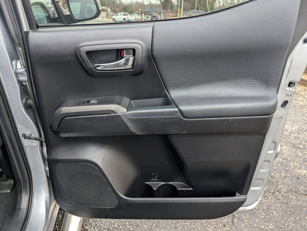 2019 Toyota Tacoma Image 31