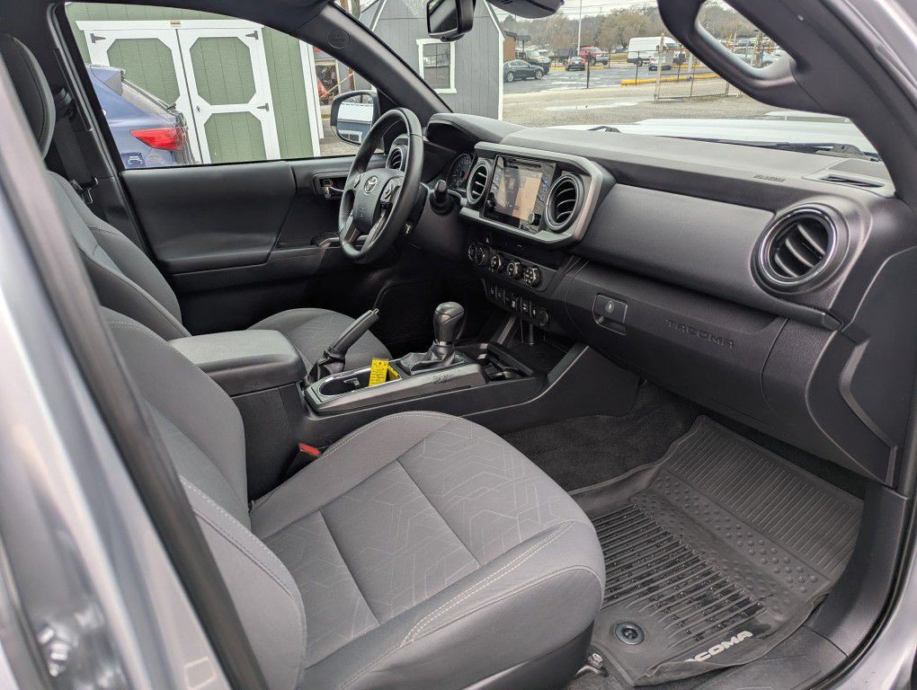 2019 Toyota Tacoma Image 32