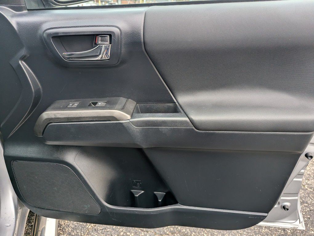 2019 Toyota Tacoma Image 33