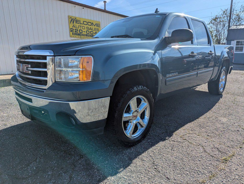 2012 GMC Sierra Image 2