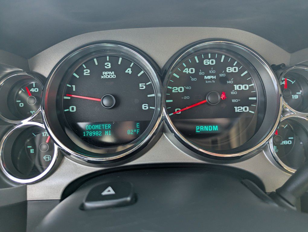 2012 GMC Sierra Image 17