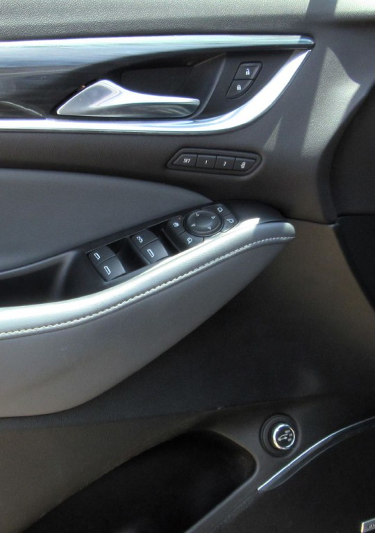 2022 Buick Enclave Image 5