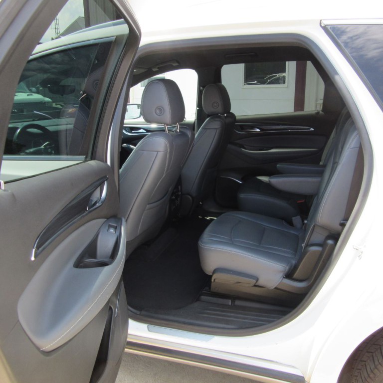 2022 Buick Enclave Image 9