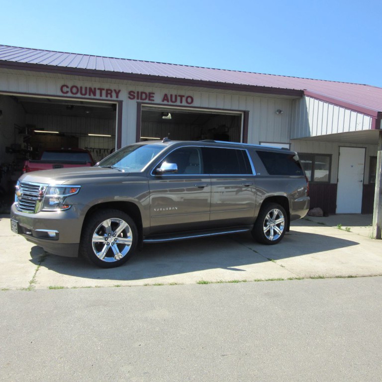 2015 Chevrolet Suburban Image 1