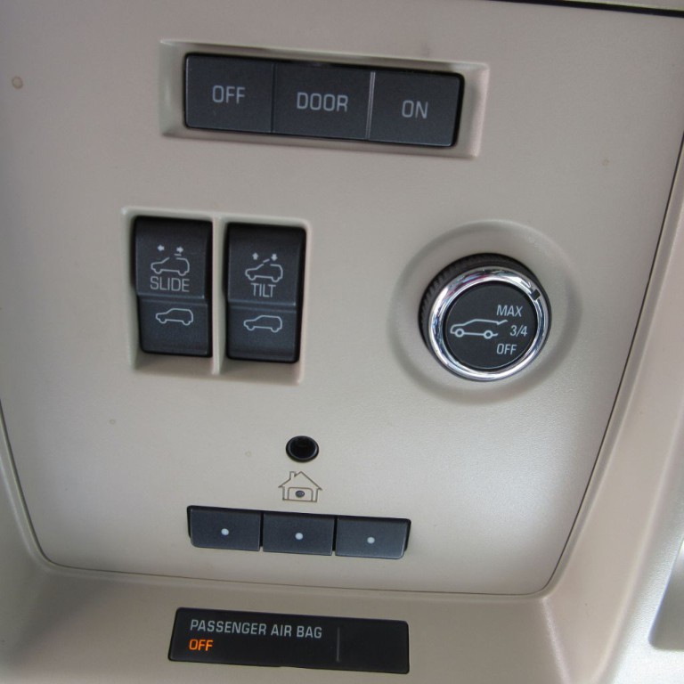 2015 Chevrolet Suburban Image 5