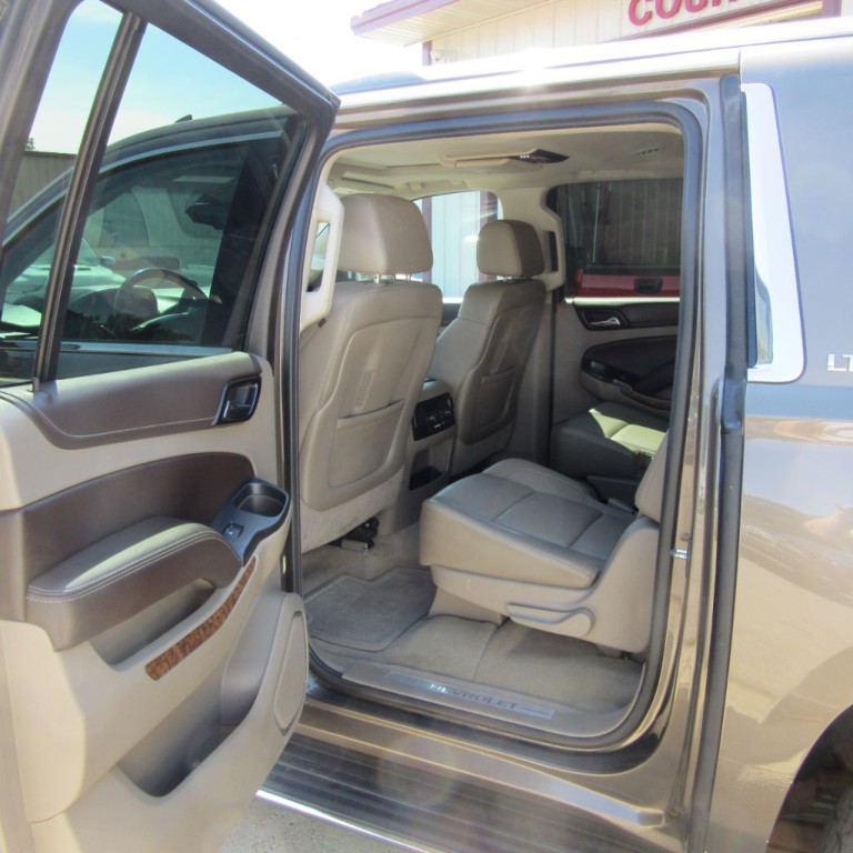 2015 Chevrolet Suburban Image 7