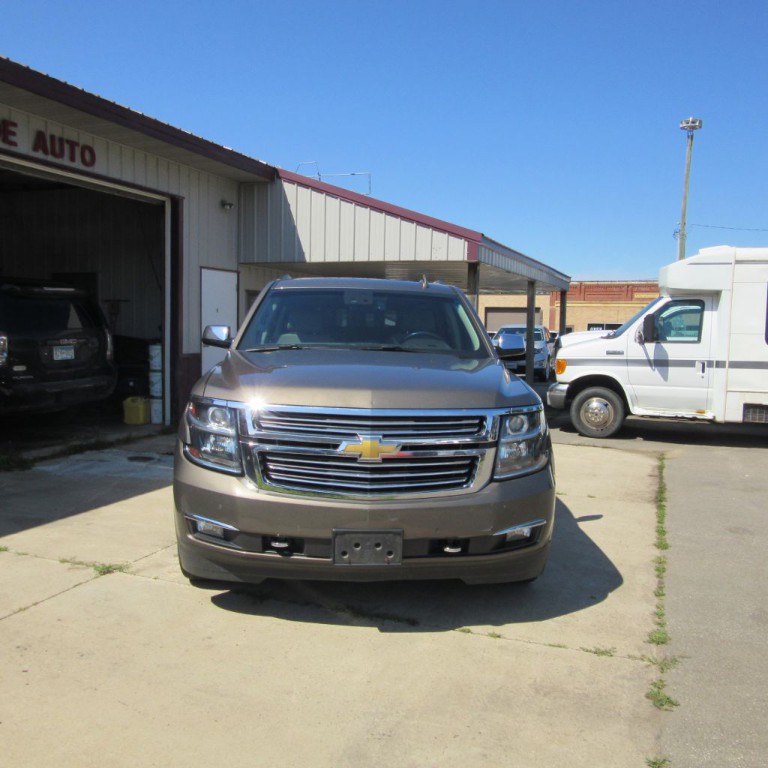2015 Chevrolet Suburban Image 8