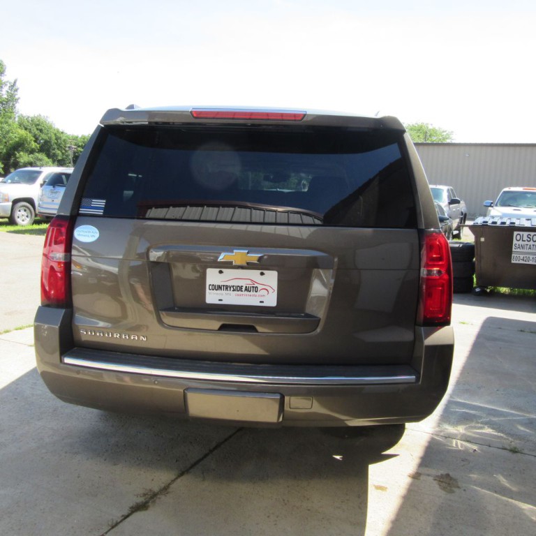 2015 Chevrolet Suburban Image 12