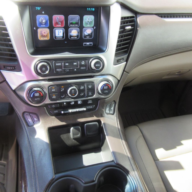 2016 Chevrolet Suburban Image 6