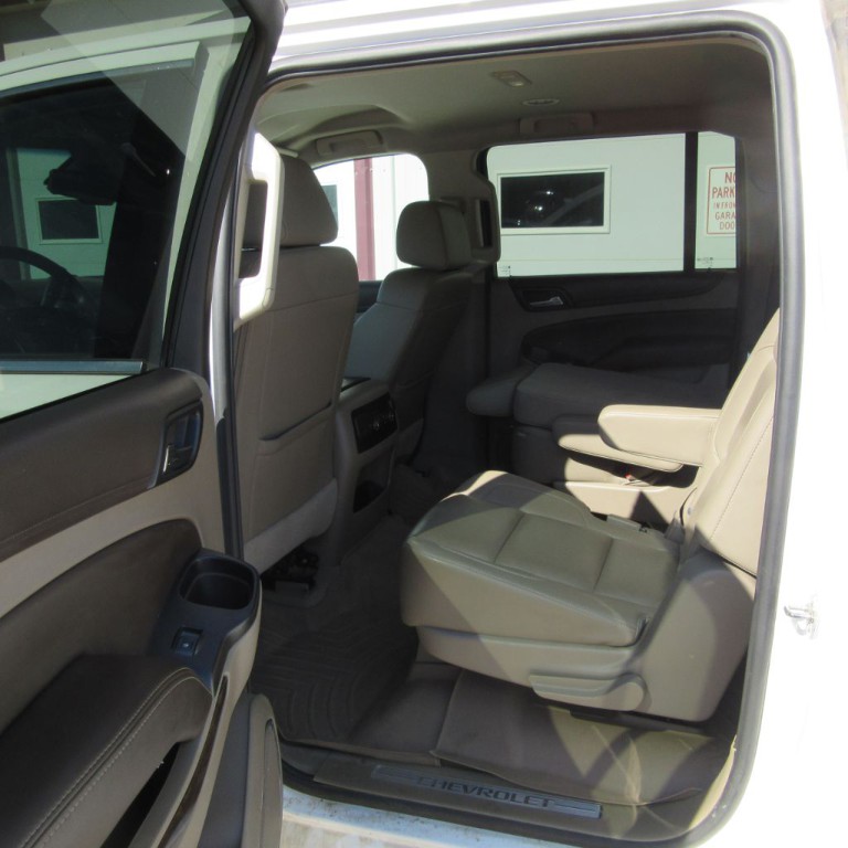 2016 Chevrolet Suburban Image 7