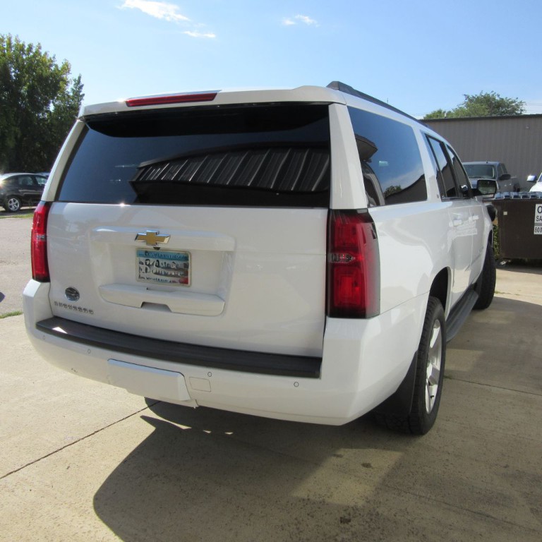 2016 Chevrolet Suburban Image 10
