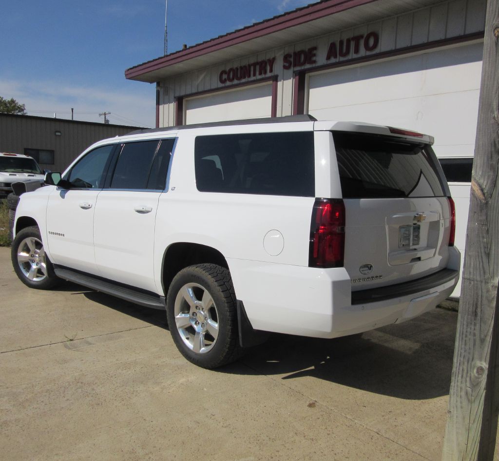 2016 Chevrolet Suburban Image 11
