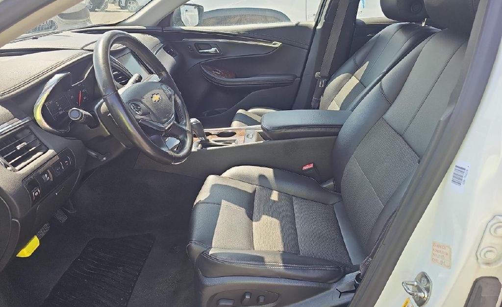 2014 Chevrolet Impala Image 2